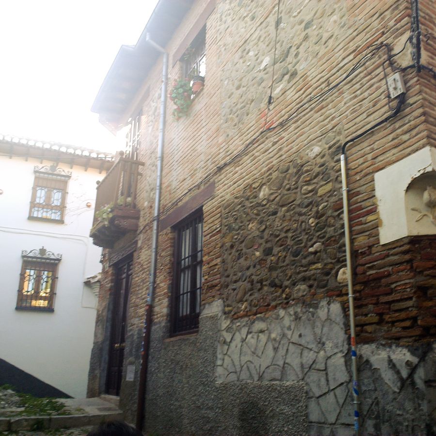 Restauración de fachada de ladrillo y piedra 2