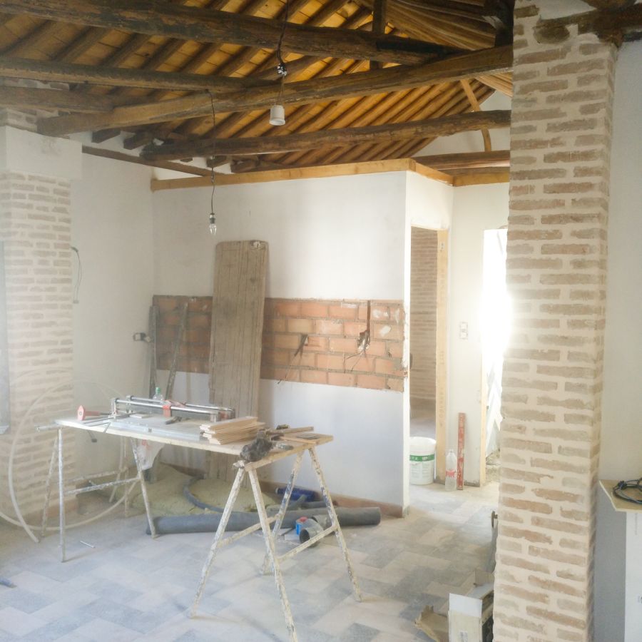 Reforma de apartamento con recuperación de techos de madera 4